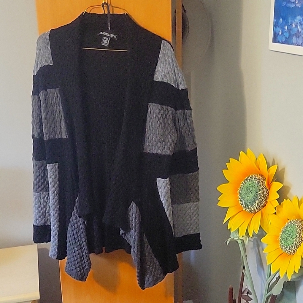 Frank Lyman Design 8 ope front cardigan